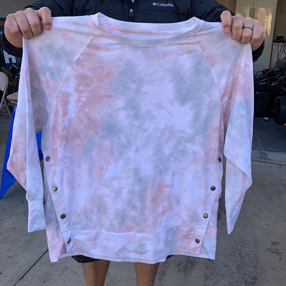 Med maternity tie dye sweatshirt